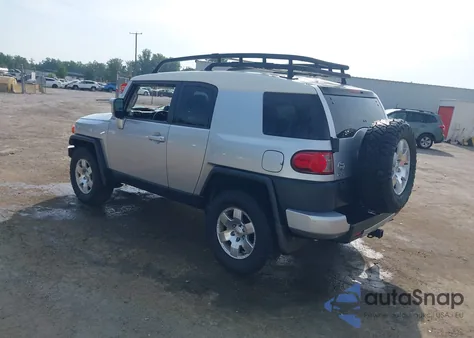 2008 Toyota Fj Cruiser z USA, uszkodzony, nr VIN JTEBU11F18K052609